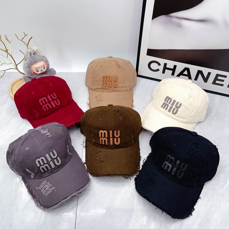 Miumiu Cap dx84